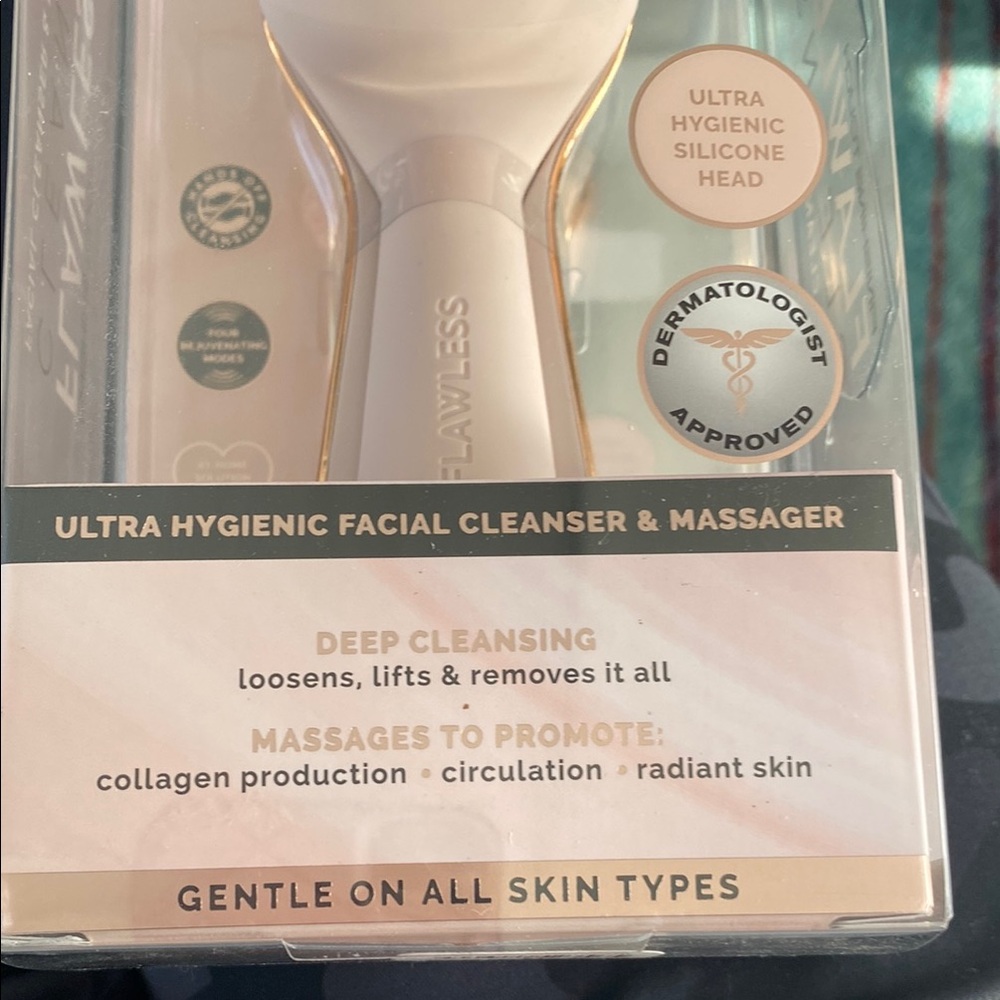 New in the box Finishing Touch Flawless Cleanse Facial Cleanser - Picture 9 of 9